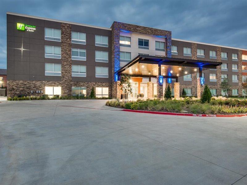Holiday Inn Express & Suites Dallas North - Addison, An Ihg Hotel Exterior photo