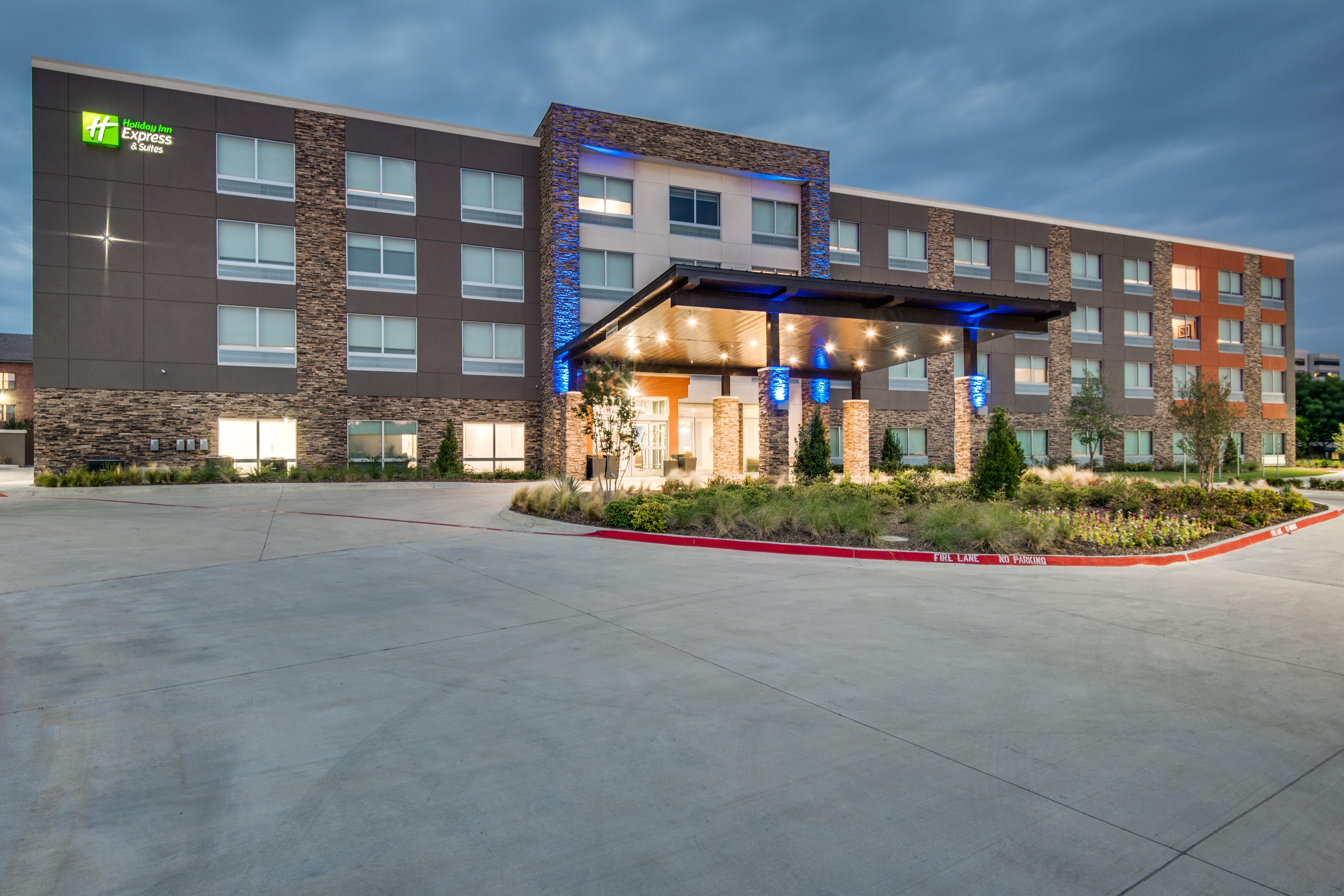 Holiday Inn Express & Suites Dallas North - Addison, An Ihg Hotel Exterior photo